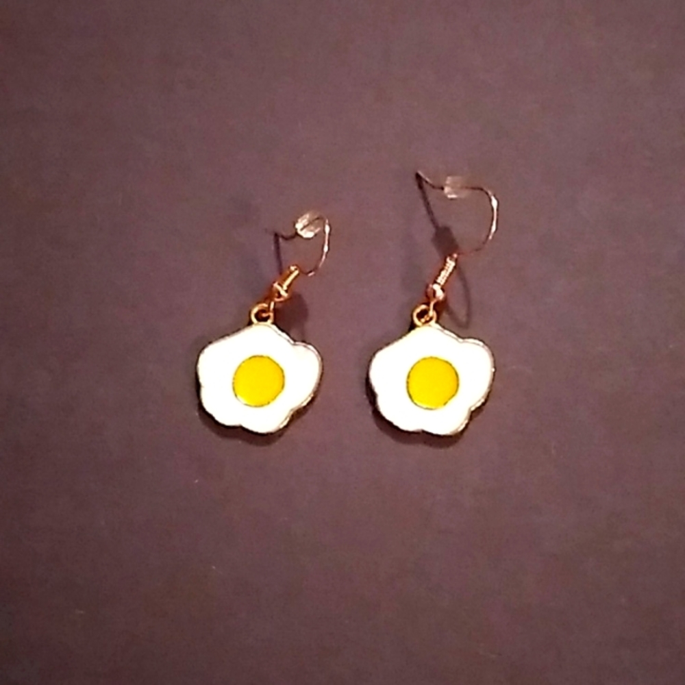 Egg Earrings - Picture 1 of 1